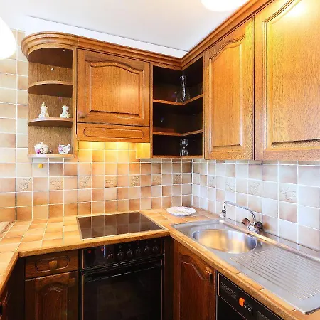 Jeanne D'arc Apt- H-58 By Interhome Apartman