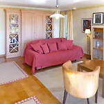 Jeanne D'arc Apt- H-58 By Interhome