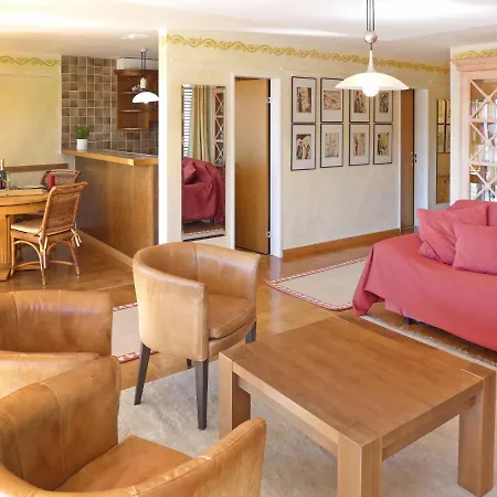 Appartement Jeanne D'arc-2 *